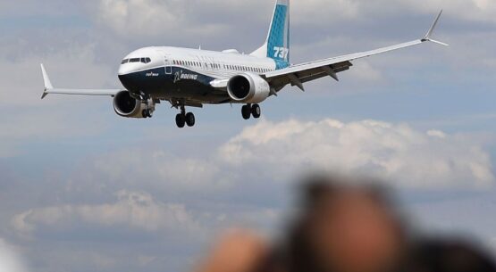 US reverses course, grounds Boeing 737s