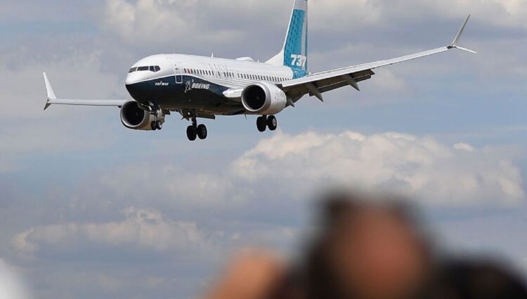 US reverses course, grounds Boeing 737s