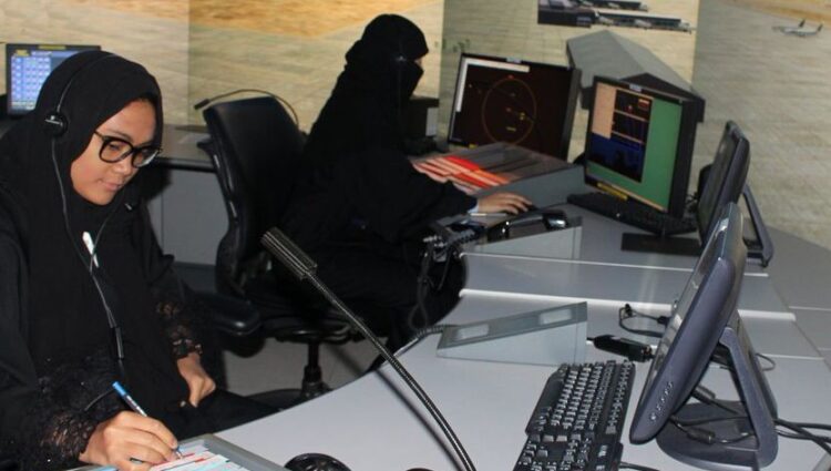 Saudi appoints first group of female air traffic controllers