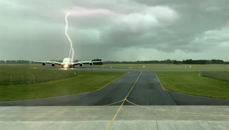 Watch: Incredible footage as lightning bolt just misses Emirates A380 aircraft