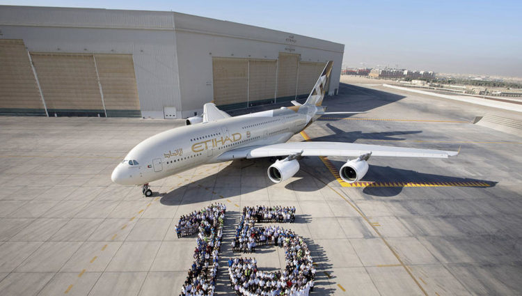 Etihad Airways celebrates 15th anniversary with ‘human mosaic’