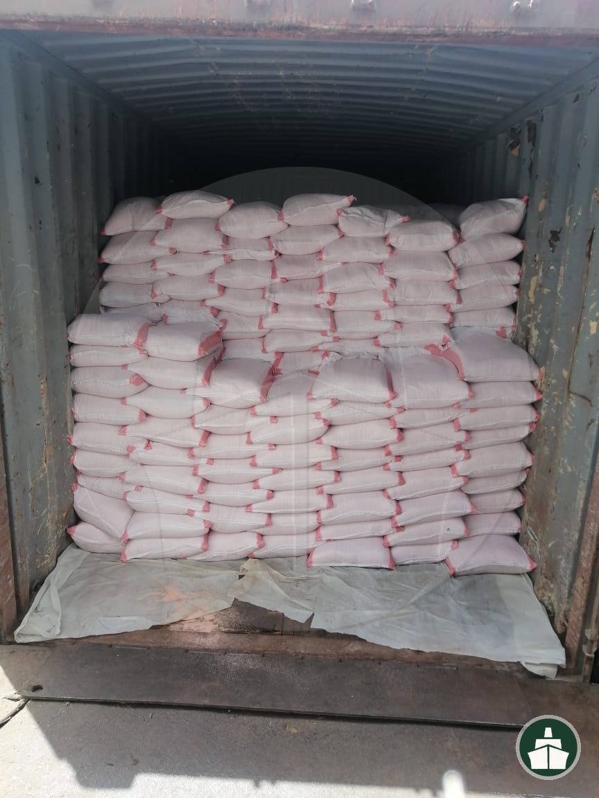 Cross stuffing operation in progress at Jebel Ali — PSS Lines Shipping (07)