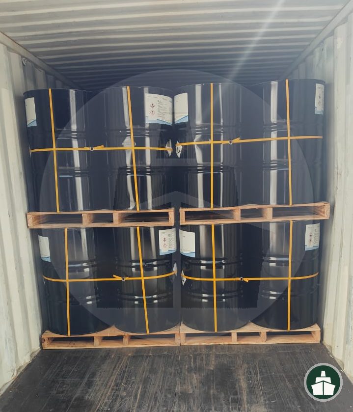 Oil and gas cargo palletised and strapped inside a container during cross stuffing